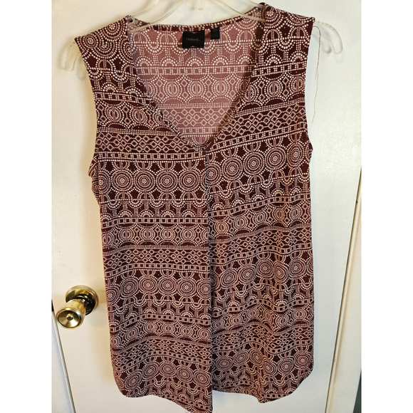 Rafaella Tops - Rafaella Petite XS Sleeveless Top Red Geo Print